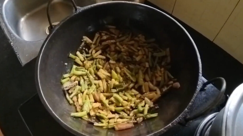 chena-payar-mezhukkupuratti